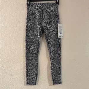 Black and White Lululemon Leggings